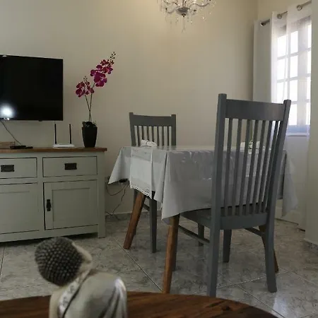 Esmeralda Apartment